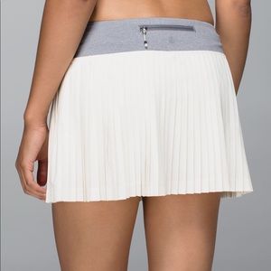 Lululemon Pleat to Street Scort